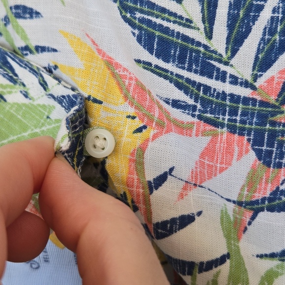 Izod Button Down | Men's Size M - Picture 4 of 9